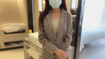 女生把筷子放屁眼里不能掉图片