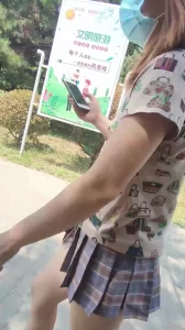 剪开衣服露奶露乳买东西（完整版看禁止内容）