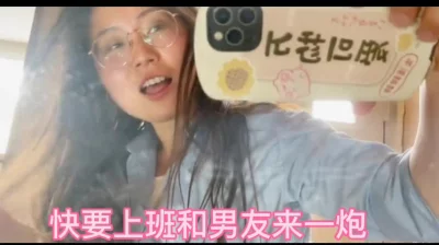 快要上班和男友来一炮！爸妈在家不敢淫叫太爽了